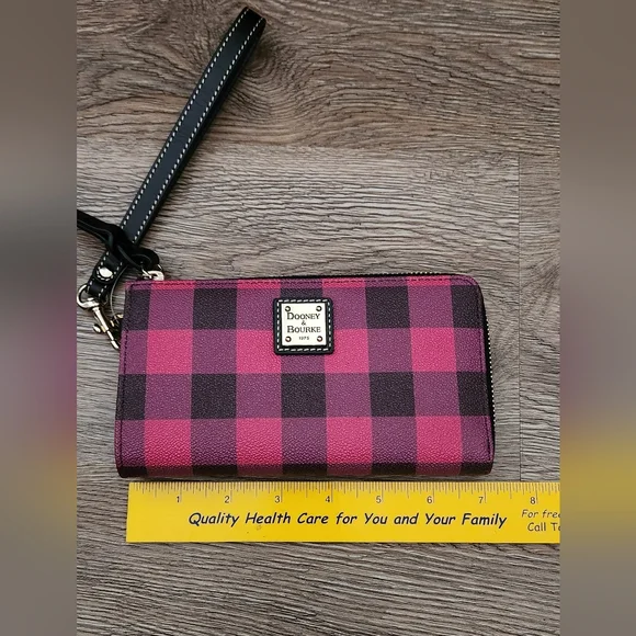 Dooney & Bourke Tucker Folded Zipper Wristlet Wallet Clutch - NWOT - Picture 7 of 8